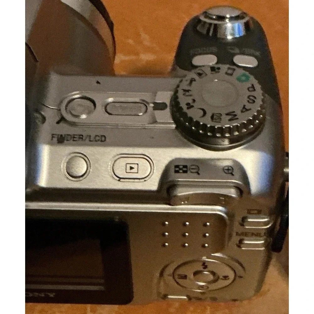 Sony Cyber-shot DSC-H2 6.0MP Digital Camera 12x Optical Zoom In Original Box